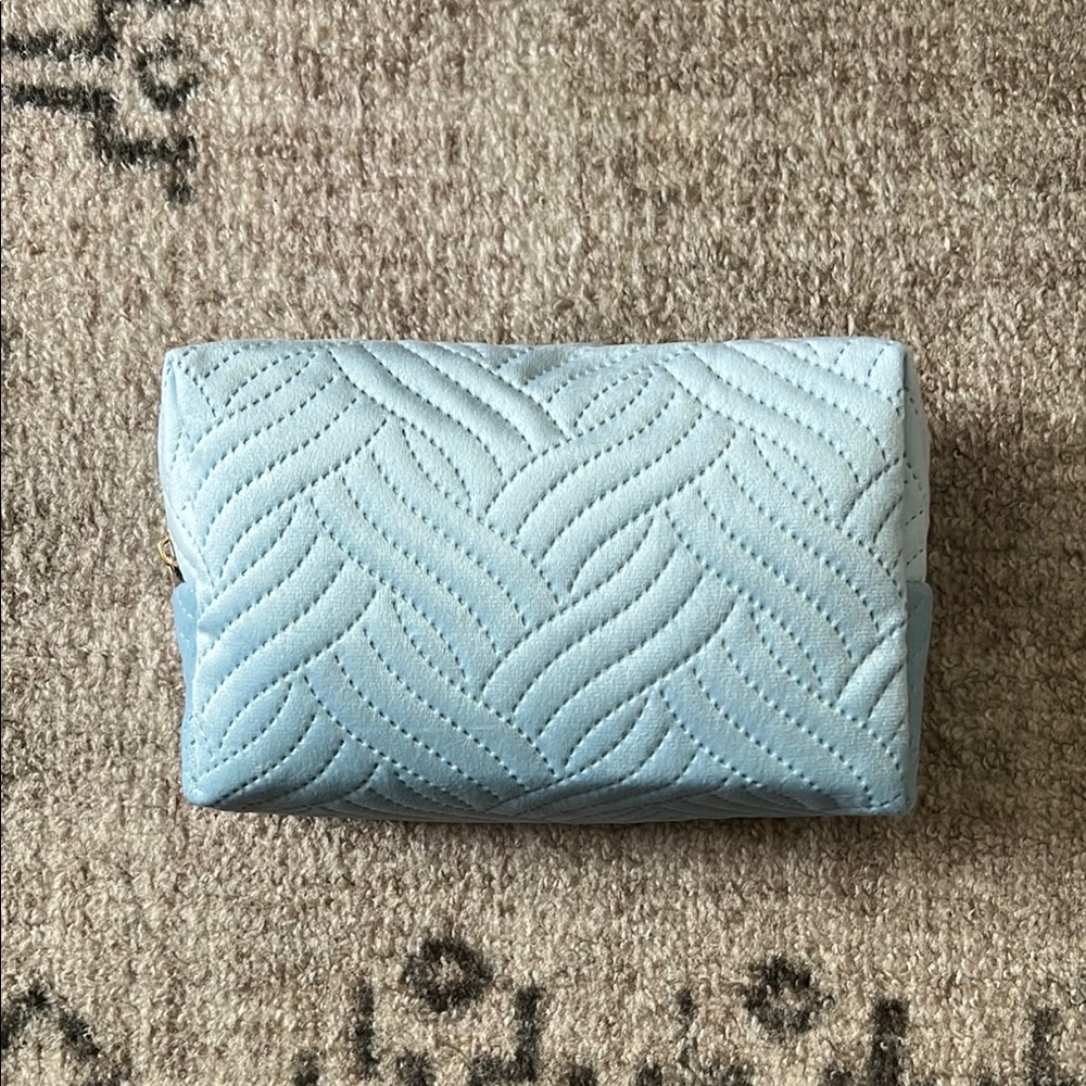 ❗️LAST 1❗️🩷5 For $25🩷 ULTA BEAUTY Light Blue Fleece Makeup Cosmetic Bag